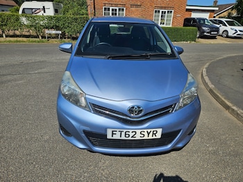 Used Toyota Yaris 2012 for sale - 78744903: Photo