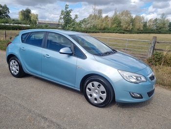 Vauxhall - Astra