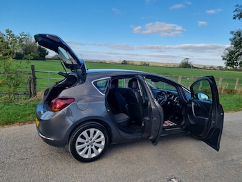Used Vauxhall Astra 2013 for sale - 76113914: Photo