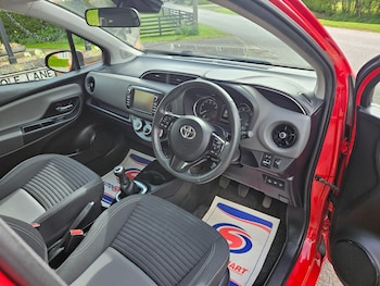 Used Toyota Yaris 2019 for sale - 78106006: Photo