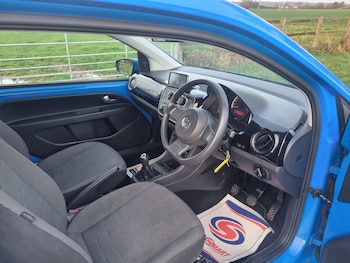 Used Volkswagen up! 2015 for sale - 76532234: Photo