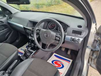 Used Vauxhall Astra 2010 for sale - 75262069: Photo
