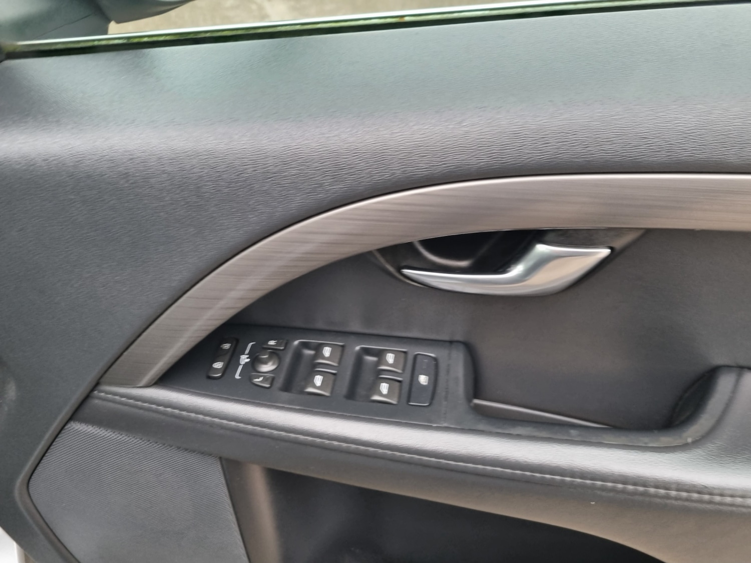 Used Volvo XC70 2015 for sale - 76477451: Photo 22