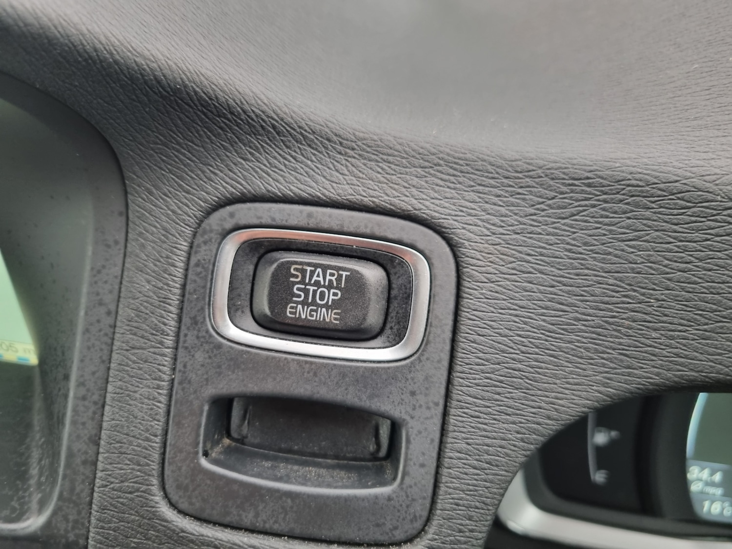 Used Volvo XC70 2015 for sale - 76477451: Photo 29