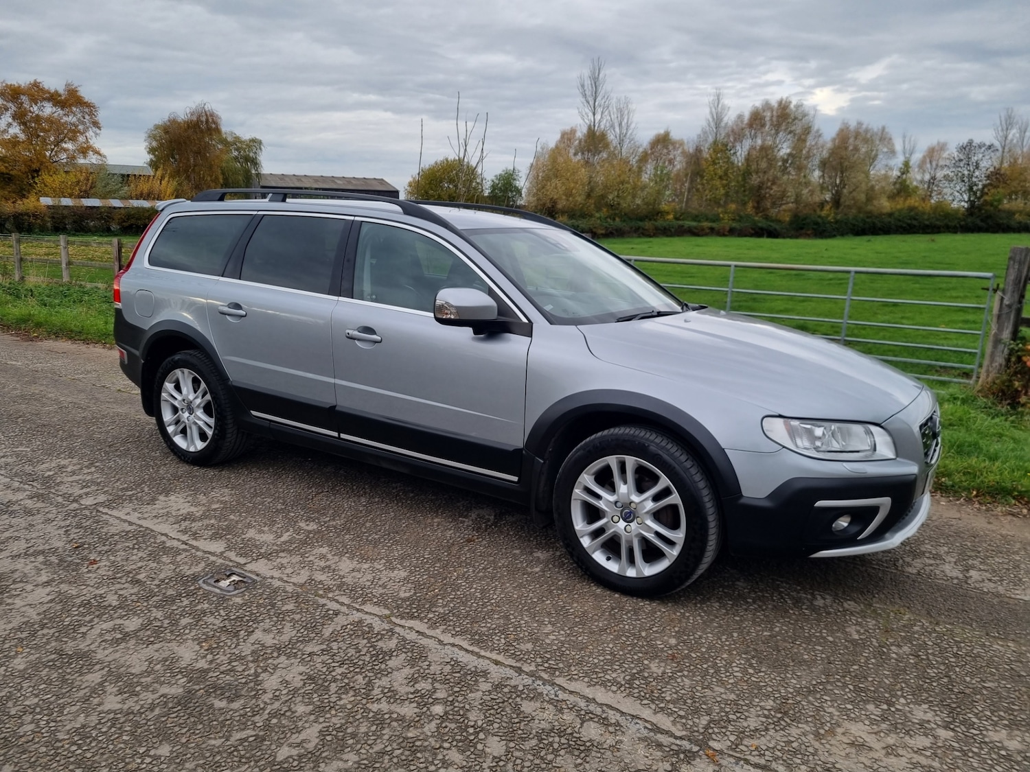 Used Volvo XC70 2015 for sale - 76477451: Photo 7
