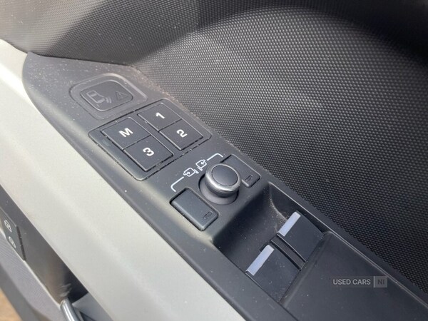 Used Land Rover Defender 2021 for sale - 75031660: Photo 41