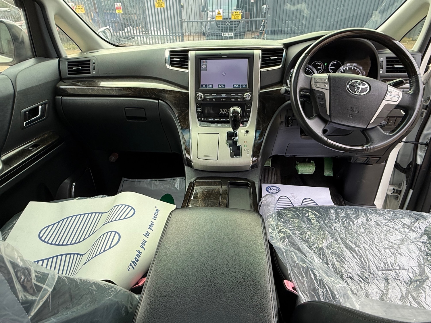 Used Toyota Vellfire 2014 for sale - 77483833: Photo 12