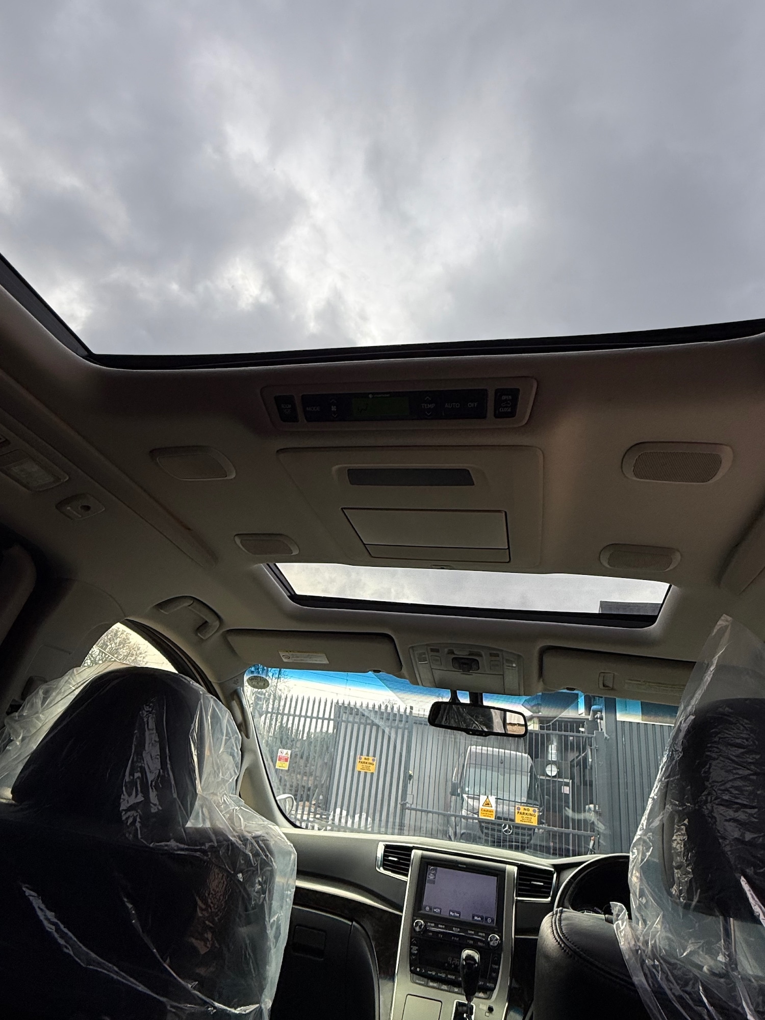 Used Toyota Vellfire 2014 for sale - 77483833: Photo 13