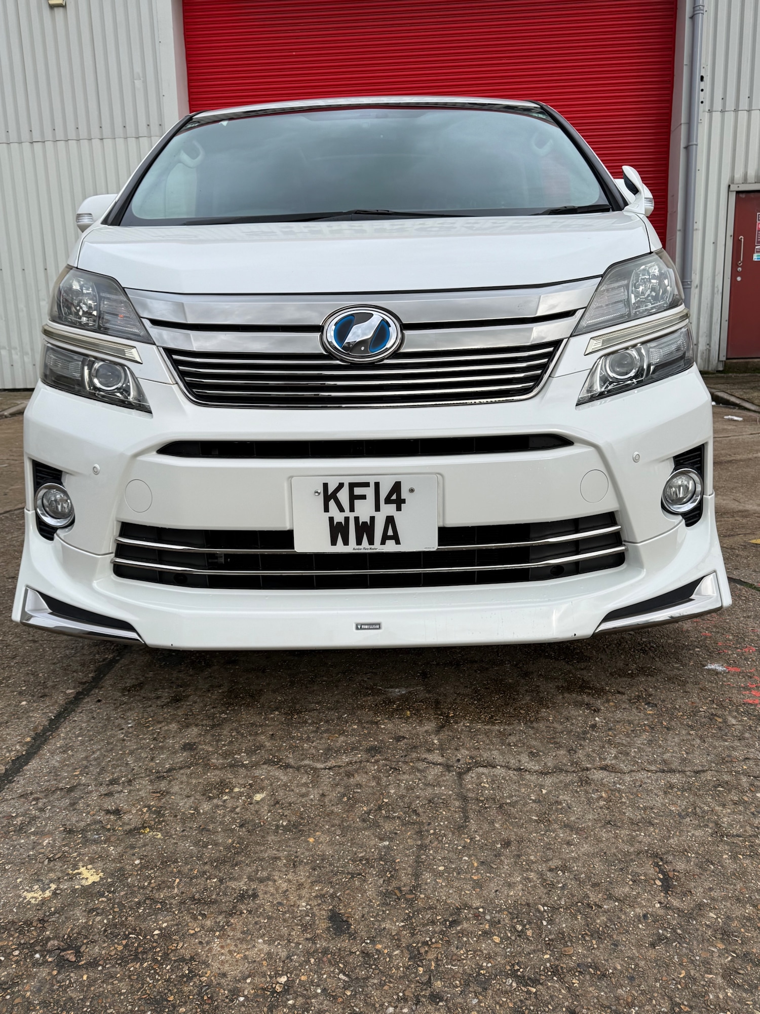 Used Toyota Vellfire 2014 for sale - 77483833: Photo 2