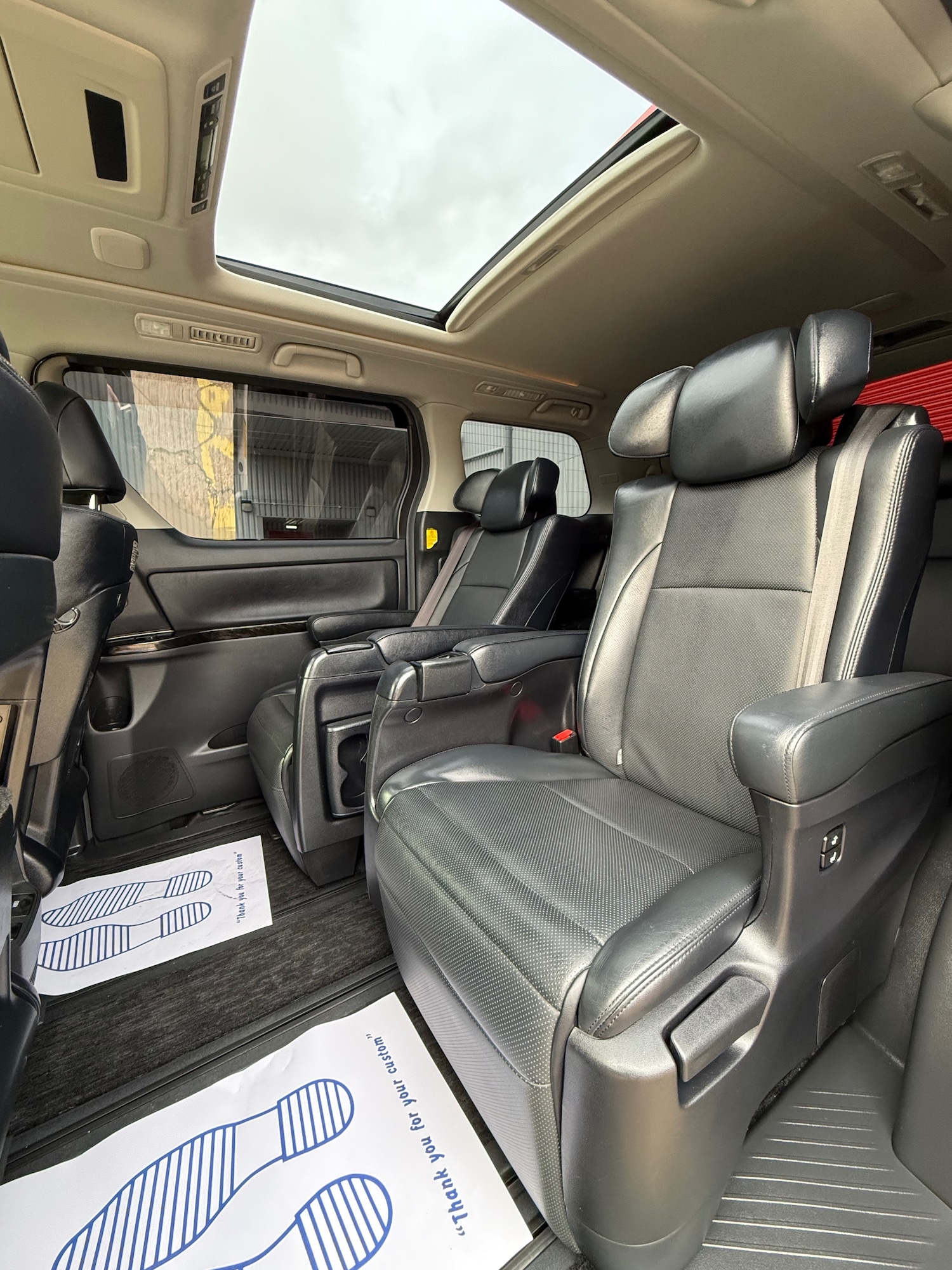 Used Toyota Vellfire 2014 for sale - 77483833: Photo 28