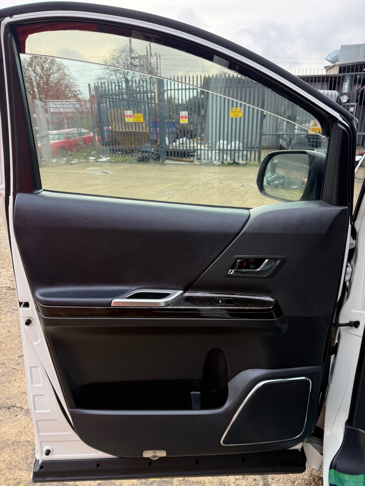 Used Toyota Vellfire 2014 for sale - 77483833: Photo 35