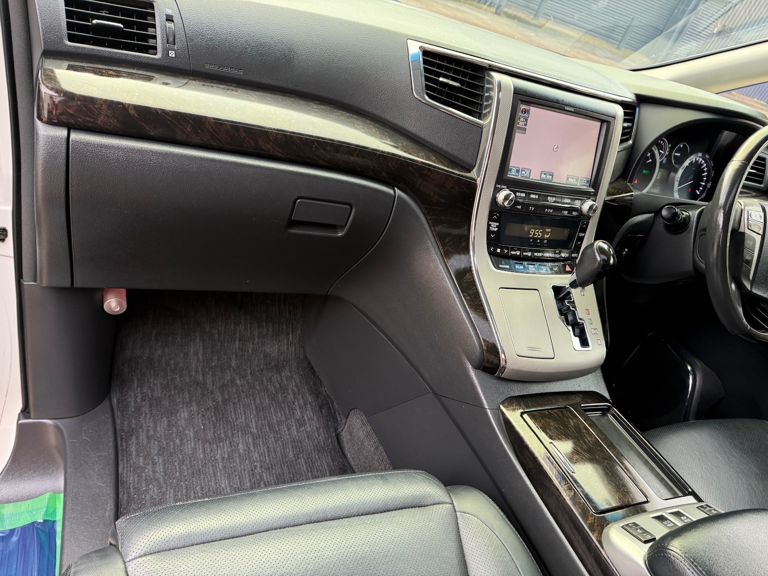 Used Toyota Vellfire 2014 for sale - 77483833: Photo 37