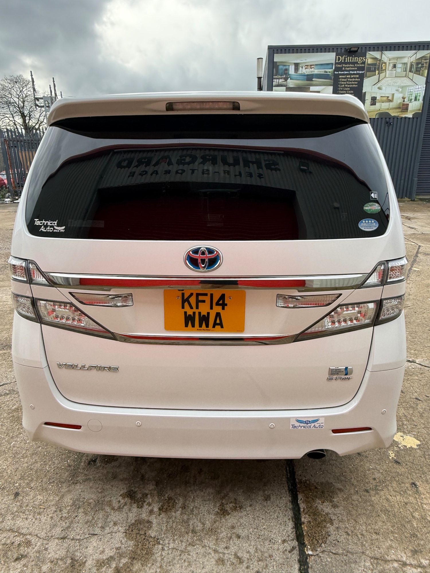 Used Toyota Vellfire 2014 for sale - 77483833: Photo 4
