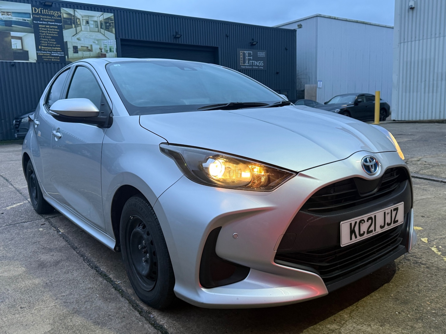 Used Toyota Yaris 2021 for sale - 77563476: Photo 2
