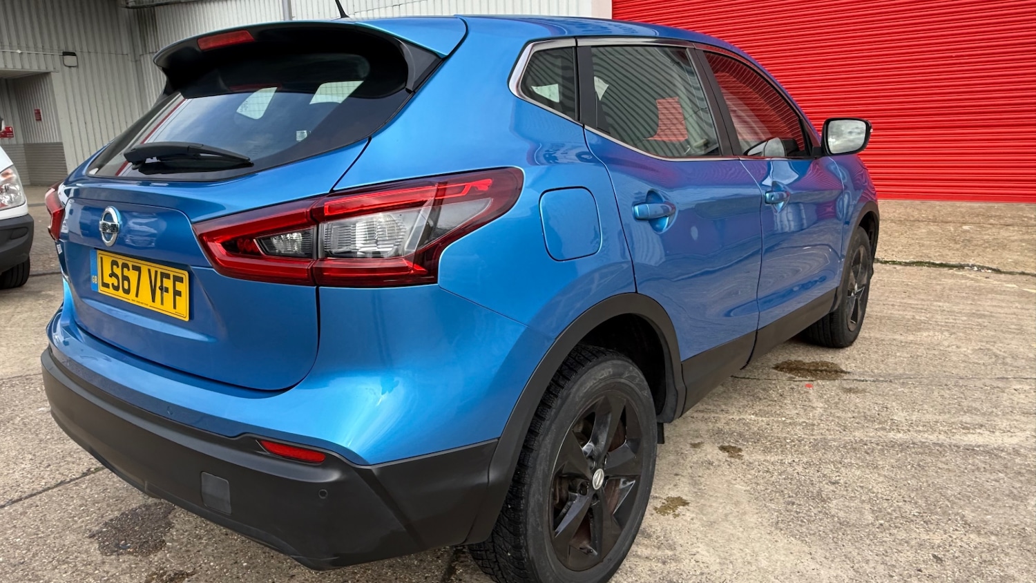 Used Nissan Qashqai 2017 for sale - 77650014: Photo 2