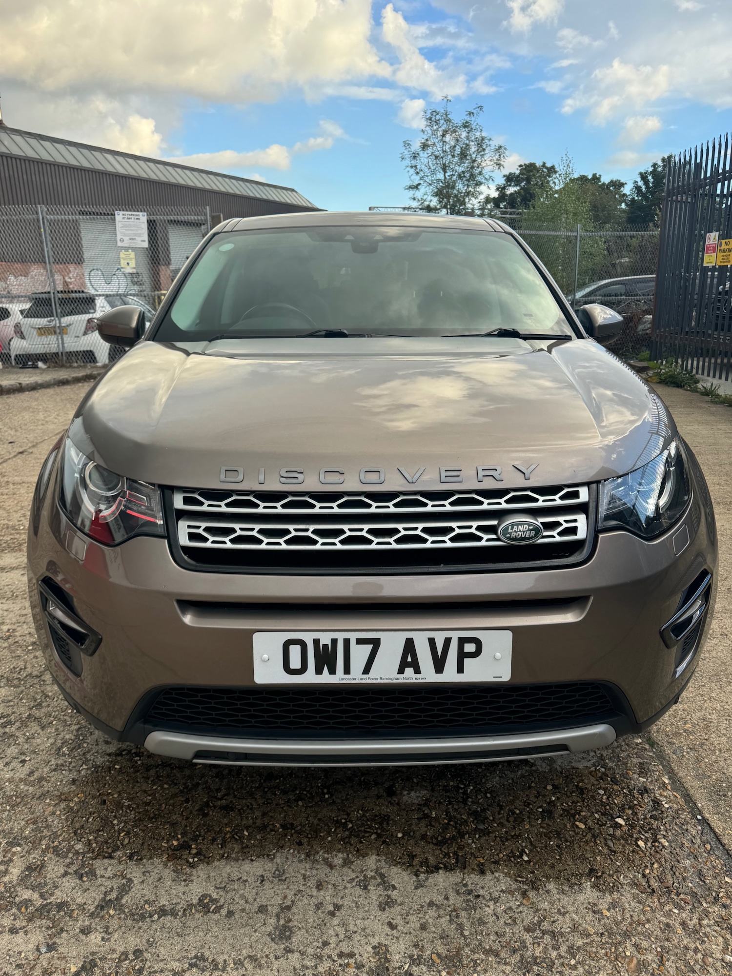 Used Land Rover Discovery Sport 2017 for sale - 77478262: Photo 2