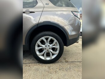Used Land Rover Discovery Sport 2017 for sale - 77478262: Photo