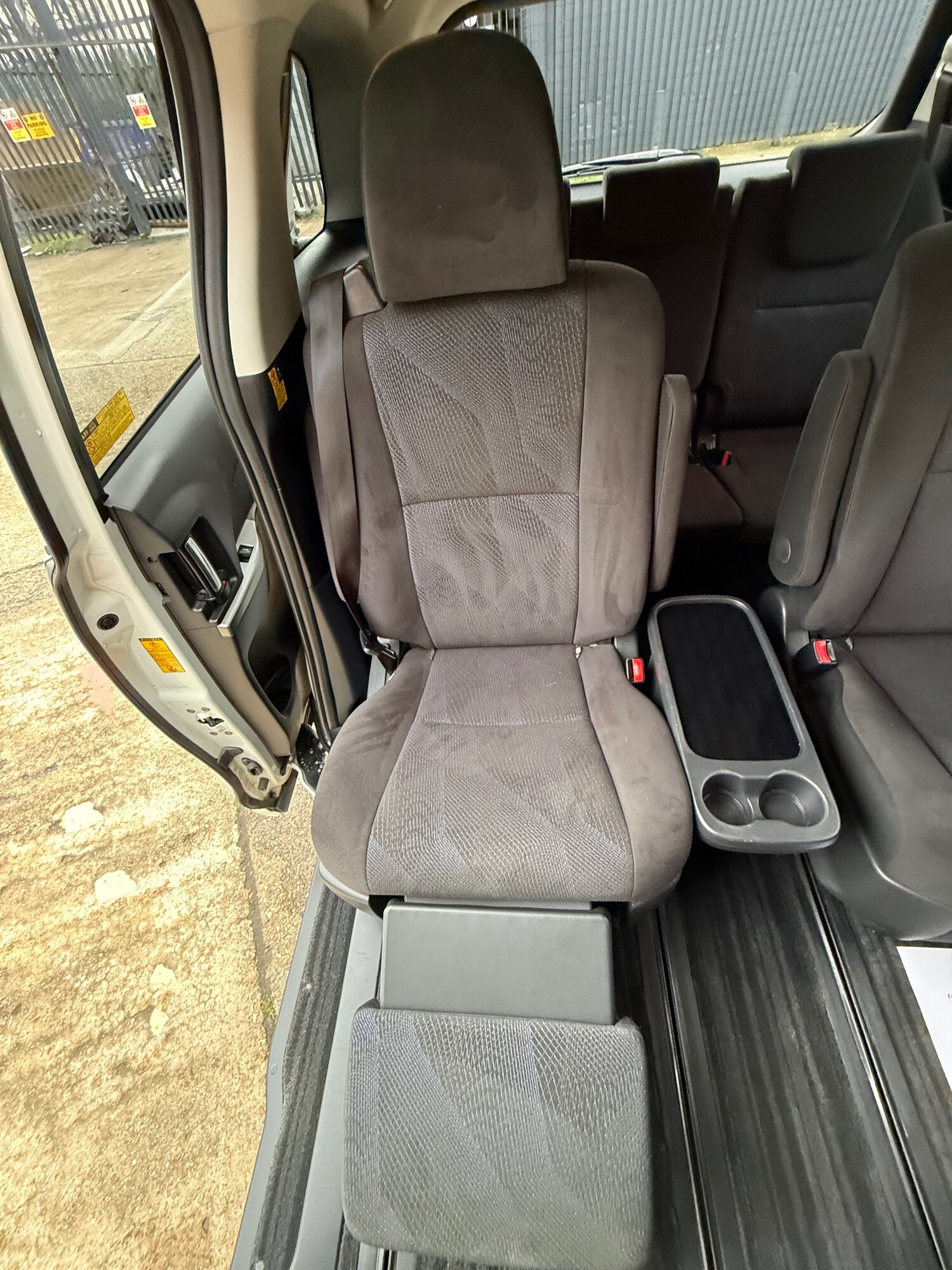 Used Toyota Estima 2014 for sale - 77536135: Photo 23