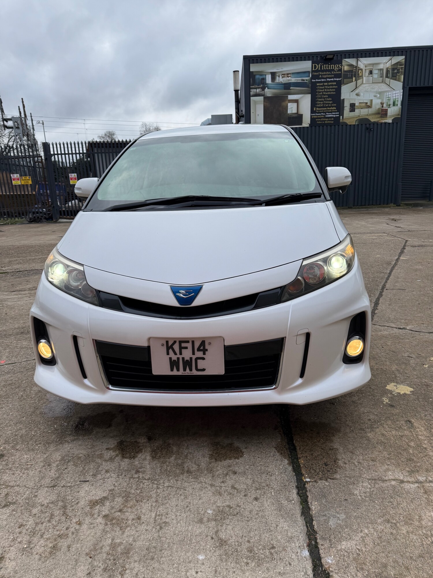 Used Toyota Estima 2014 for sale - 77536135: Photo 6