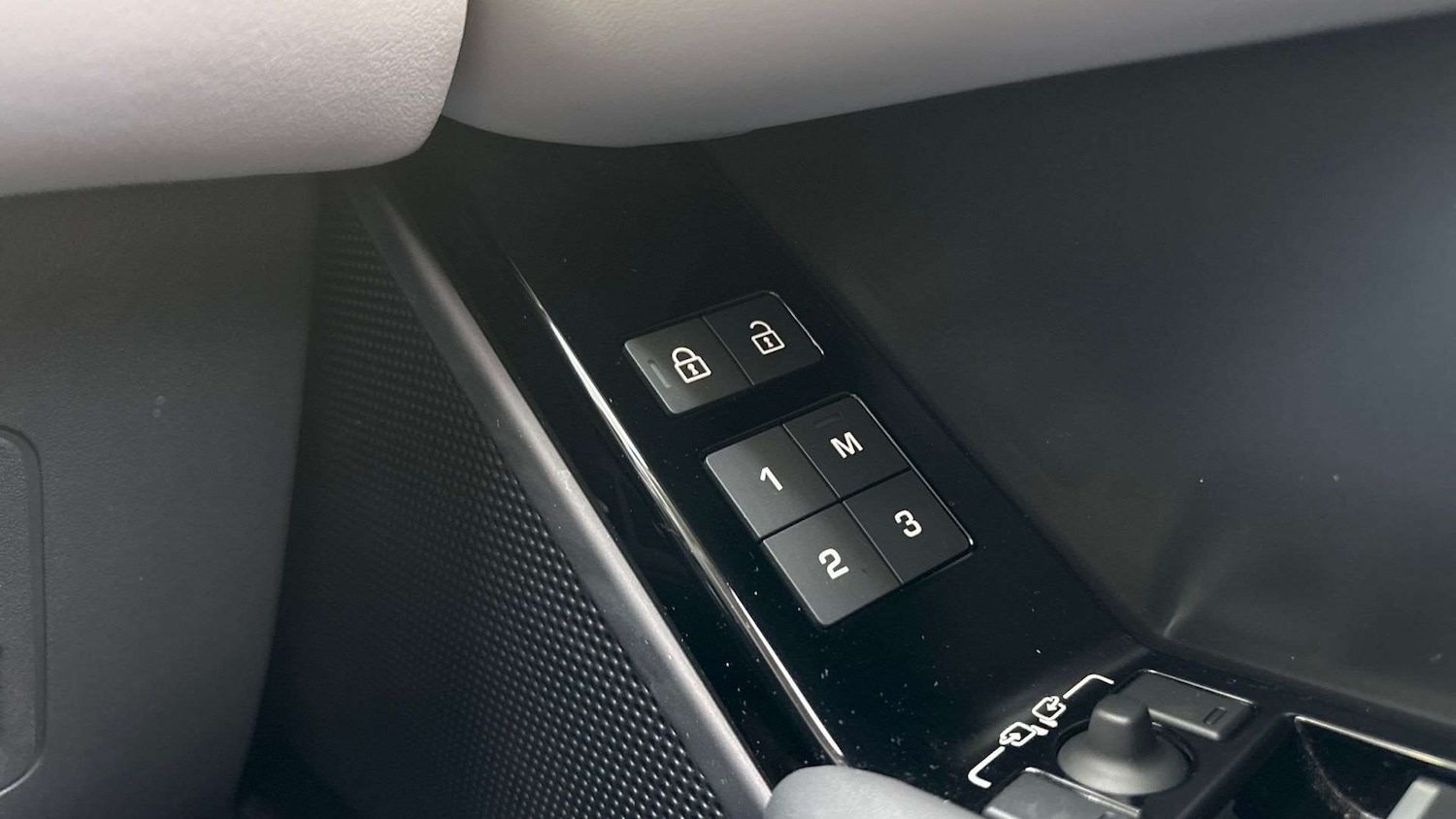 Used Land Rover Range Rover Velar 2024 for sale - 76564317: Photo 25