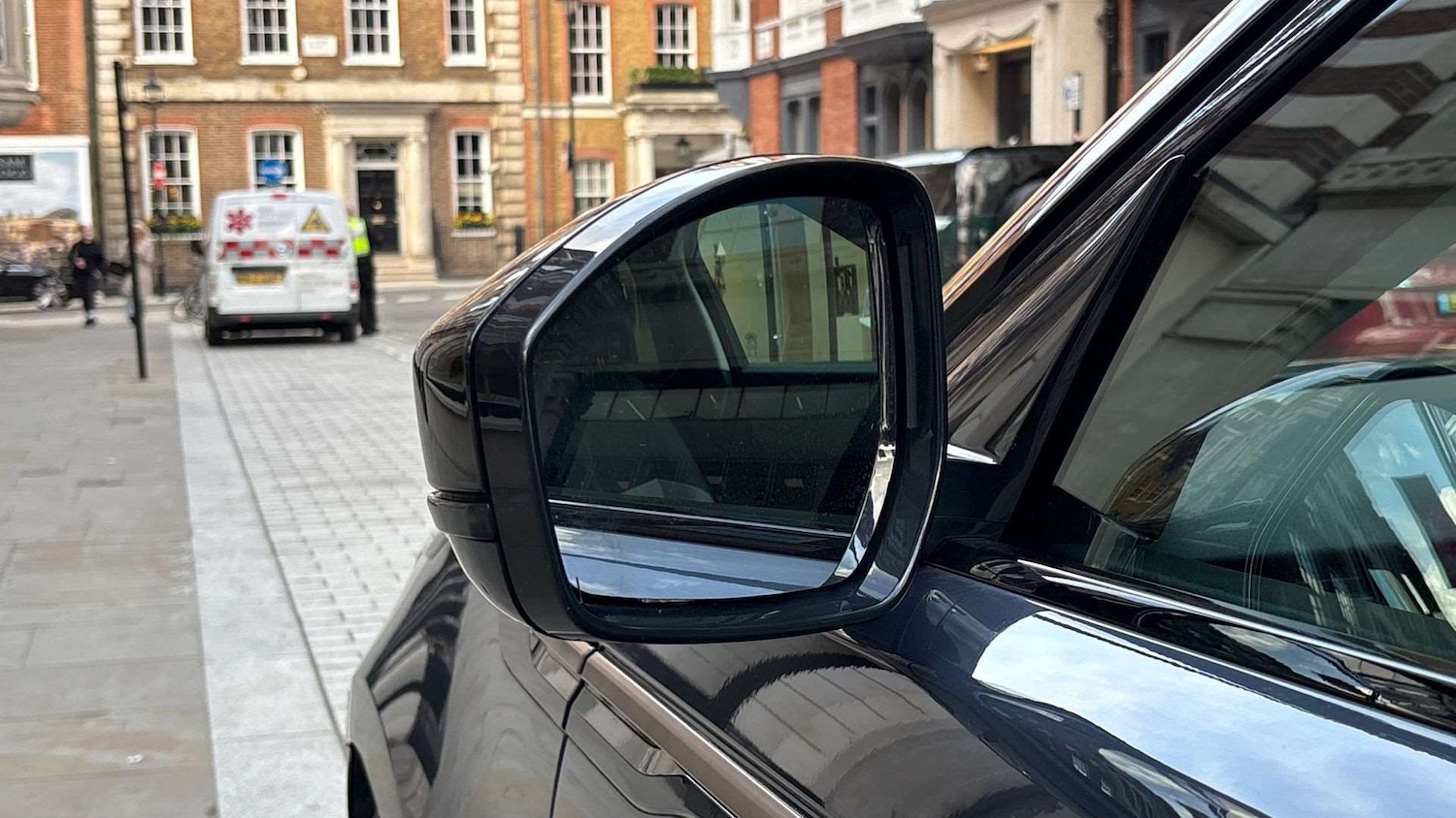 Used Land Rover Range Rover Velar 2024 for sale - 76564317: Photo 32