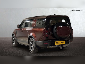 Used Land Rover Defender 2024 for sale - 77123454: Photo