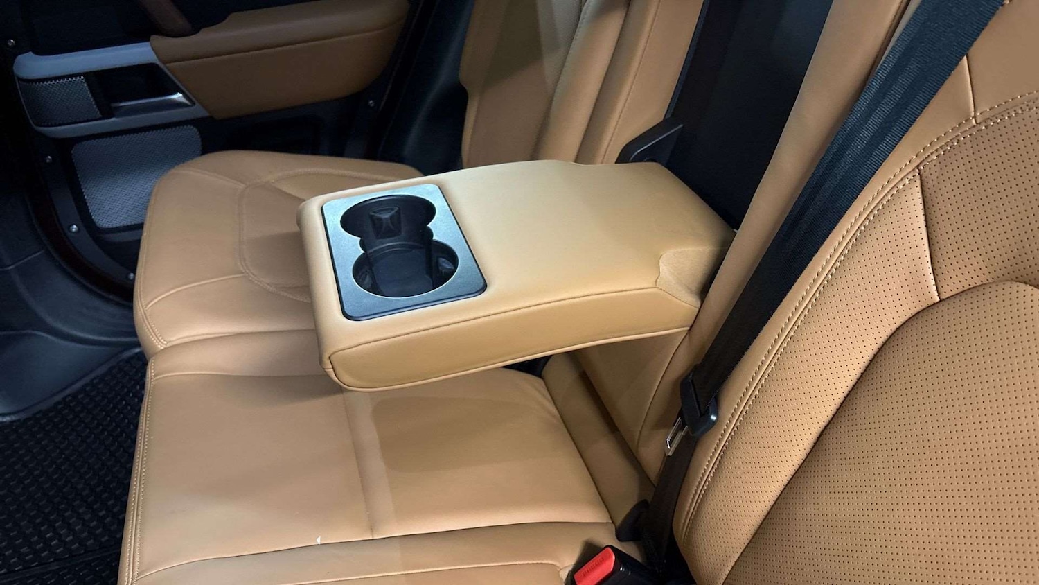 Used Land Rover Defender 2024 for sale - 77123454: Photo 35