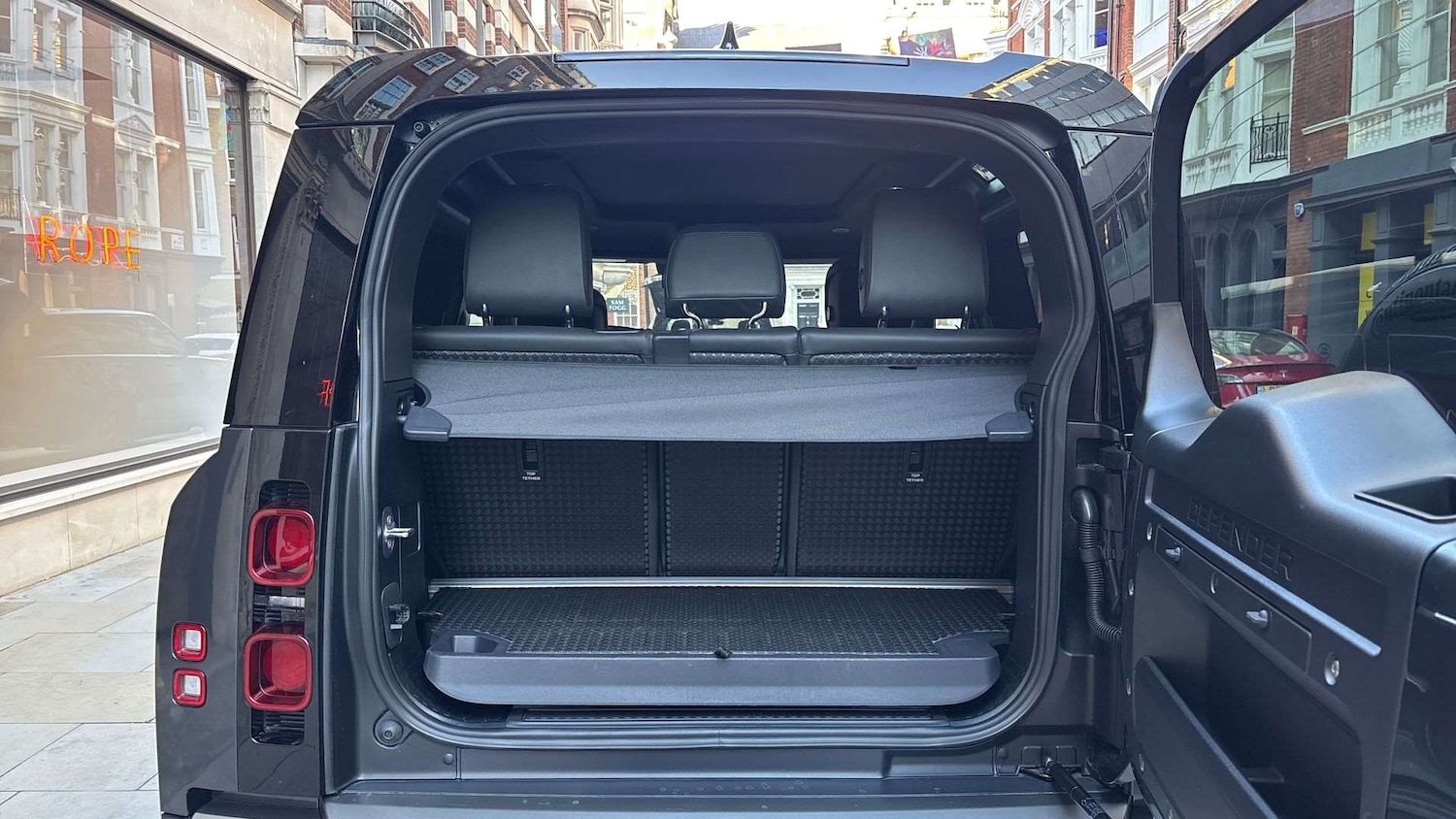 Used Land Rover Defender 2024 for sale - 77123359: Photo 10