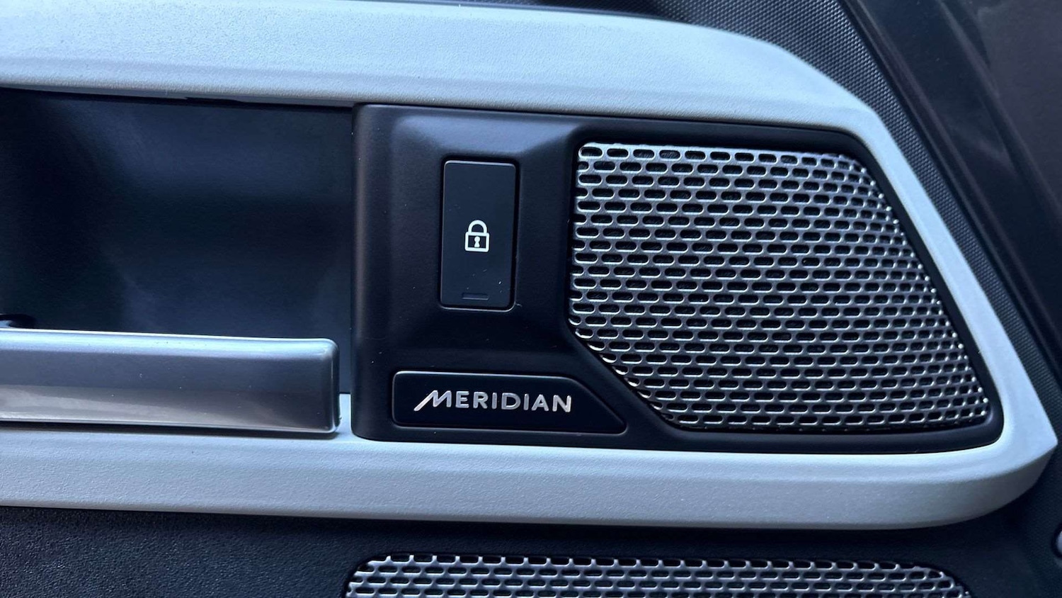 Used Land Rover Defender 2024 for sale - 77123359: Photo 24