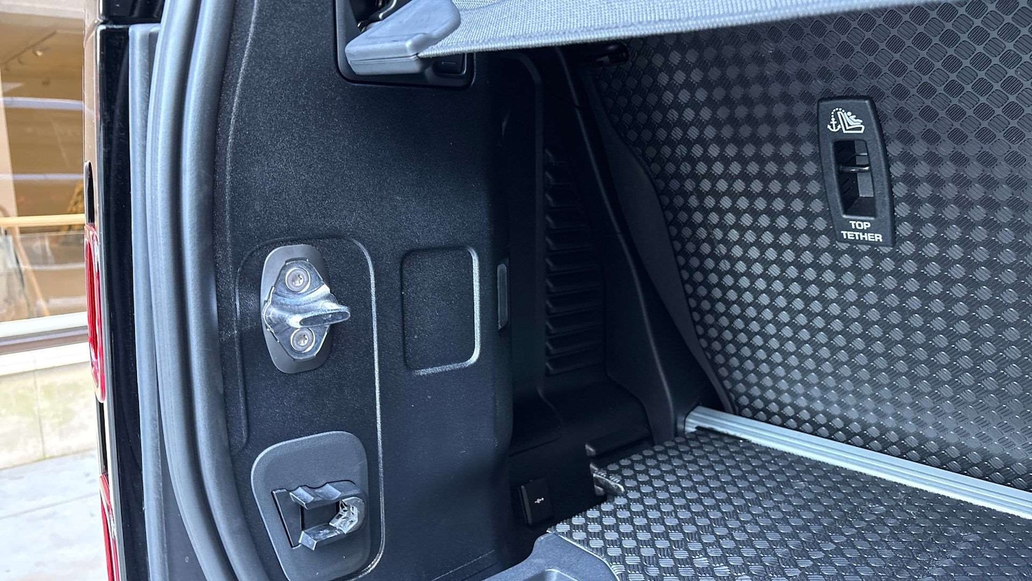 Used Land Rover Defender 2024 for sale - 77123359: Photo 30