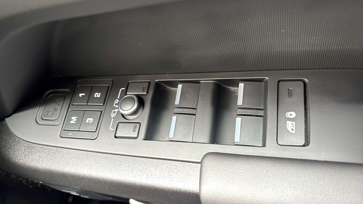 Used Land Rover Defender 2022 for sale - 76564383: Photo 25