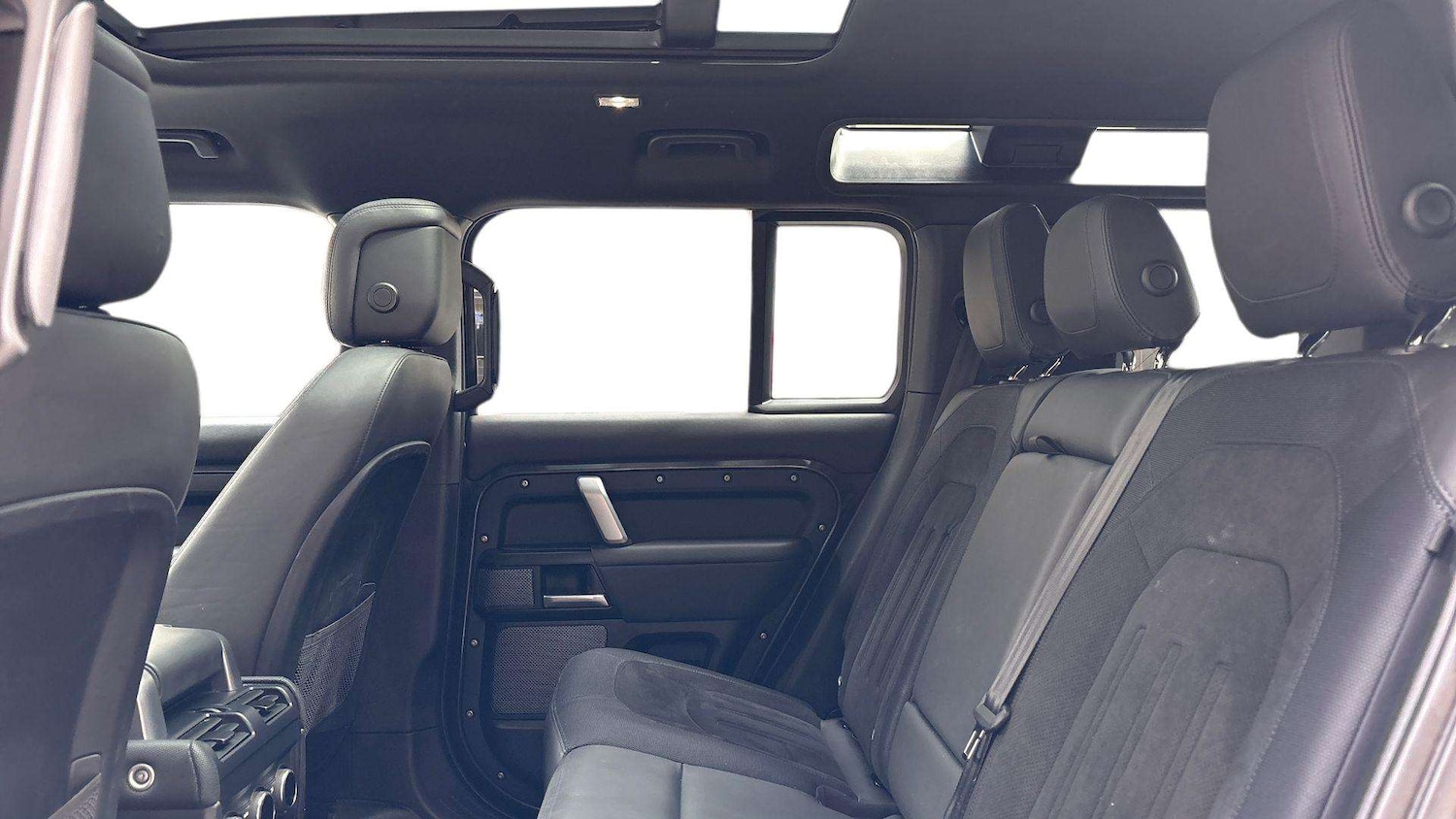 Used Land Rover Defender 2022 for sale - 76564383: Photo 4