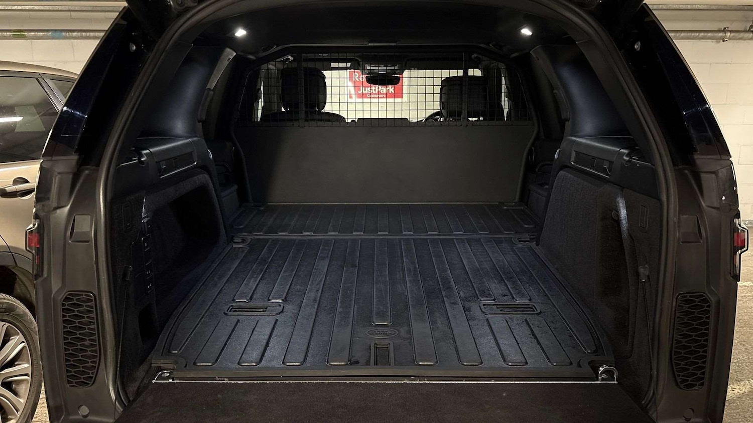 Used Land Rover Discovery 2022 for sale - 77123378: Photo 10