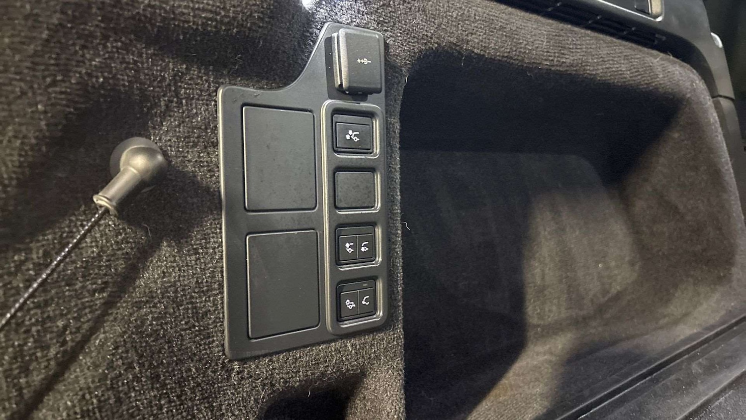 Used Land Rover Discovery 2022 for sale - 77123378: Photo 29