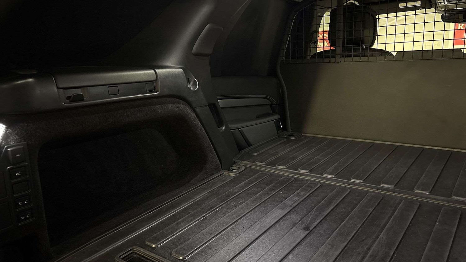 Used Land Rover Discovery 2022 for sale - 77123378: Photo 31