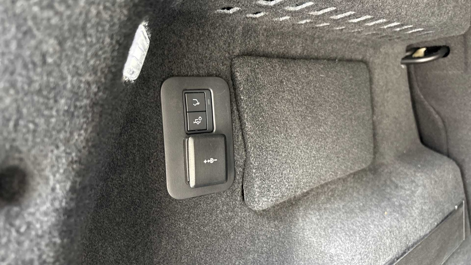 Used Land Rover Range Rover Evoque 2024 for sale - 77093300: Photo 31