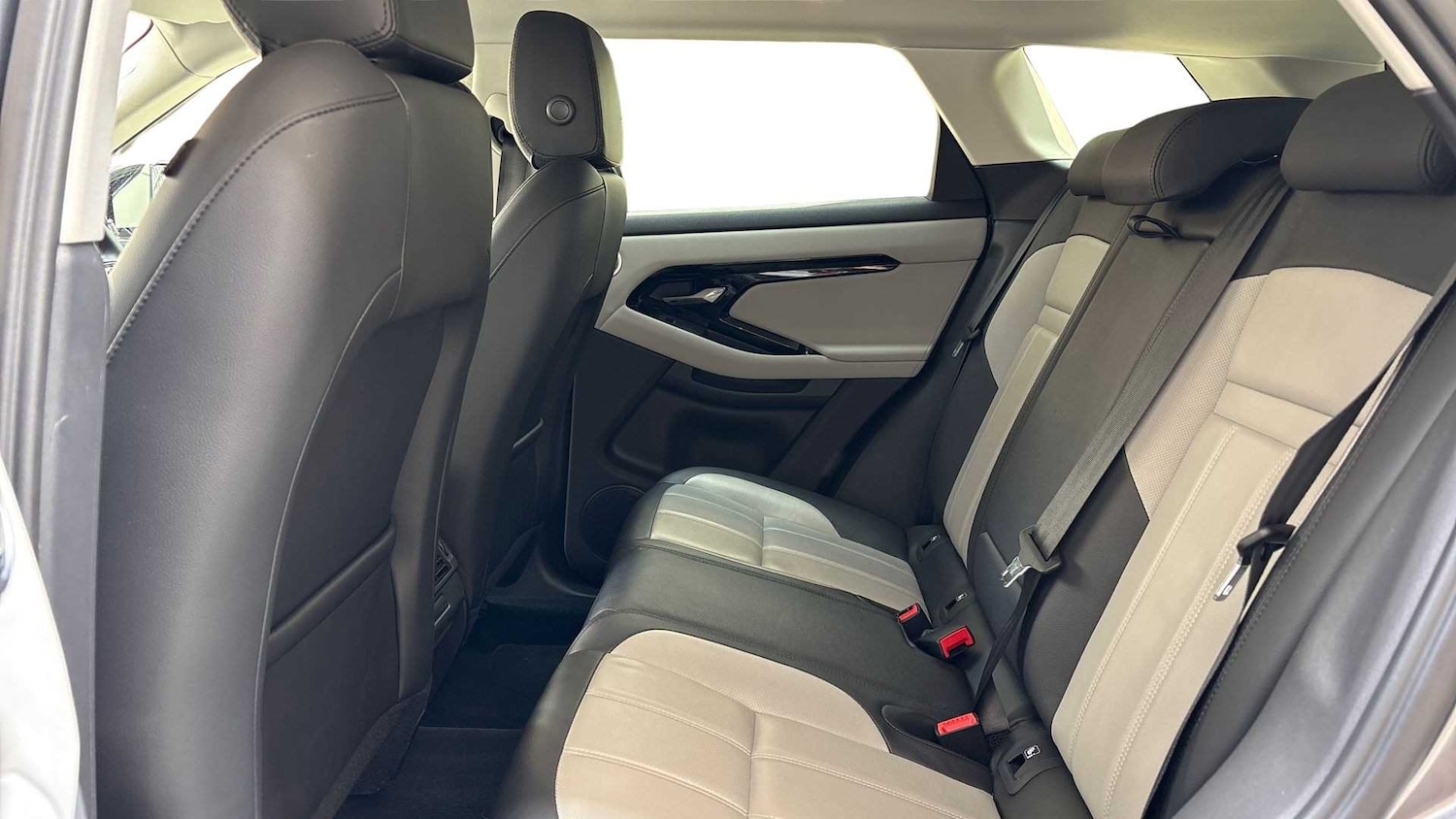 Used Land Rover Range Rover Evoque 2024 for sale - 77093300: Photo 4