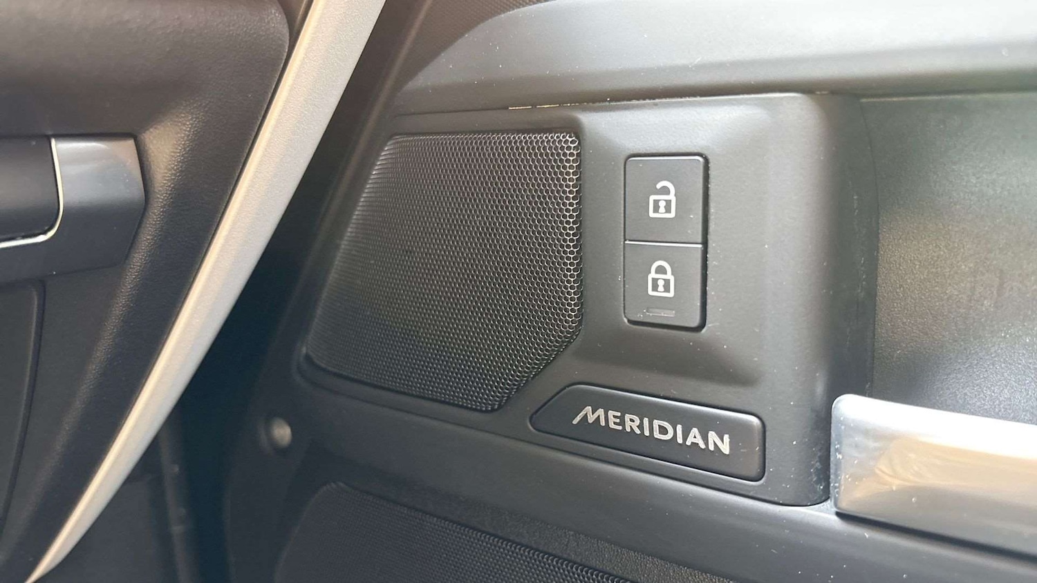 Used Land Rover Defender 2024 for sale - 76564467: Photo 23