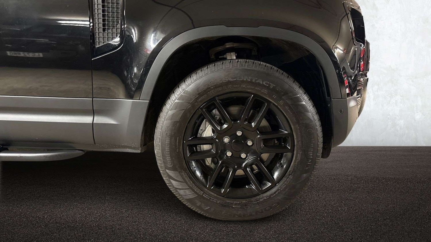 Used Land Rover Defender 2024 for sale - 76564467: Photo 8