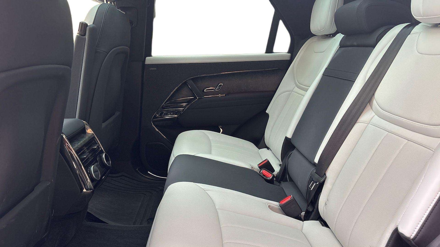 Used Land Rover Range Rover Sport 2024 for sale - 76564318: Photo 4