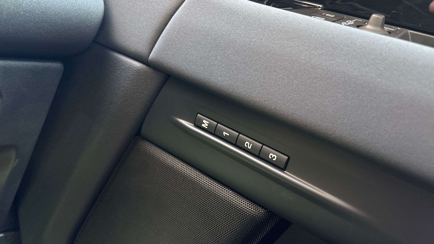 Used Land Rover Range Rover Evoque 2025 for sale - 76842876: Photo 25