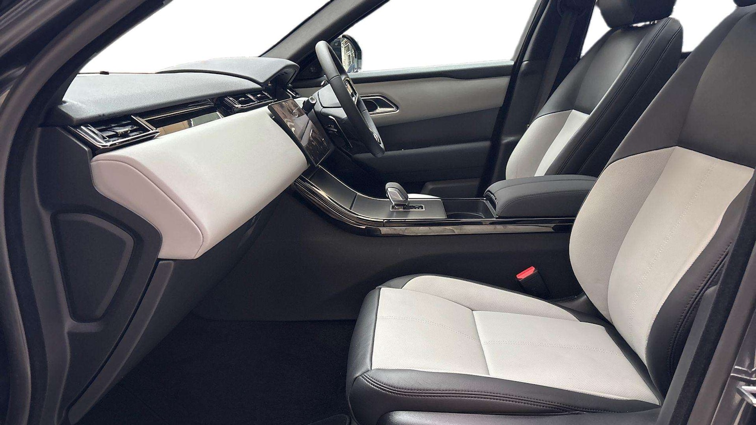 Used Land Rover Range Rover Velar 2024 for sale - 76564470: Photo 3