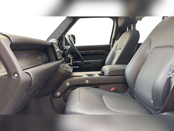 Used Land Rover Defender 2024 for sale - 76564513: Photo