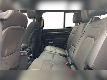 Used Land Rover Defender 2024 for sale - 76564513: Photo