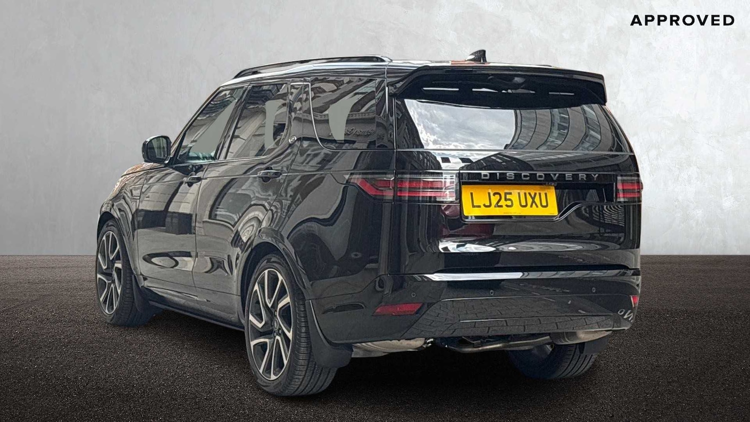 Used Land Rover Discovery 2025 for sale - 76668916: Photo 2