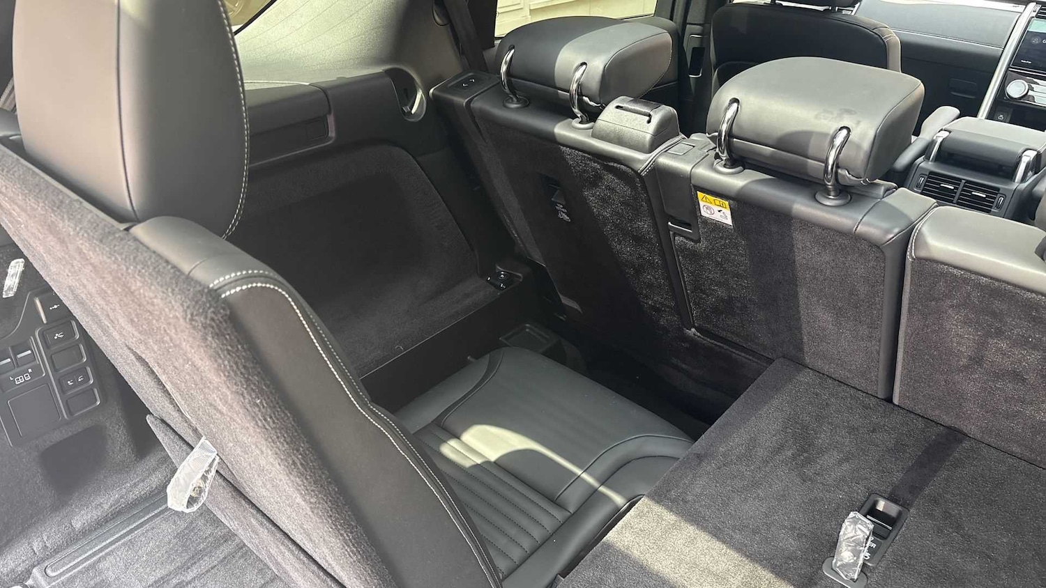 Used Land Rover Discovery 2025 for sale - 76668916: Photo 30