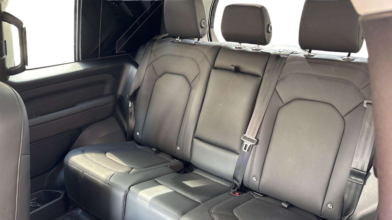 Used Land Rover Defender 2024 for sale - 76916046: Photo 4