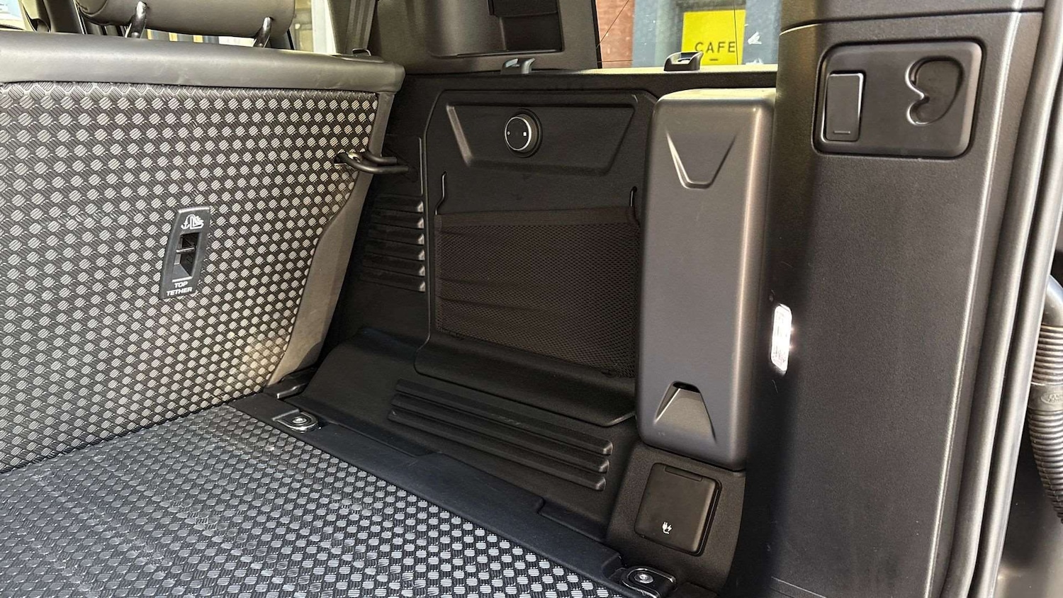 Used Land Rover Defender 2024 for sale - 77123471: Photo 27