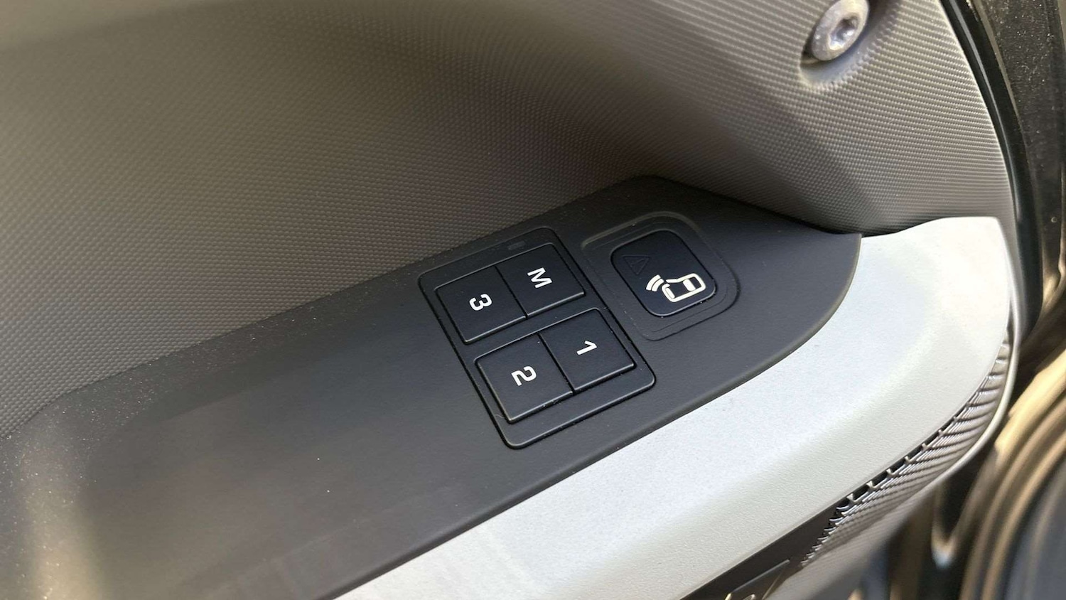 Used Land Rover Defender 2022 for sale - 76564464: Photo 25