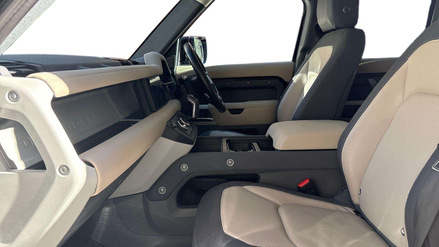 Used Land Rover Defender 2022 for sale - 76564464: Photo 3